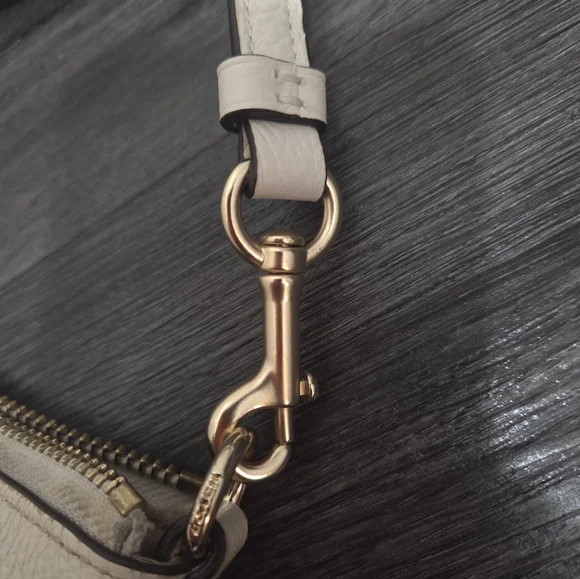 Coach Cream Leather Shoulder Bag - Picture 7 of 7